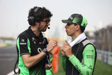 Şangay, Çin. 21-23 Mart 2025, Şangay Uluslararası Pist, F1 Dünya Şampiyonası 2025. Çin Grand Prix 'si. # 5 Gabriel BORTOLETO, BRA, Stake F1 Ekibi Tekme Sauber, Tekme Sauber-Ferrari C45, başlangıç çizgisinde..