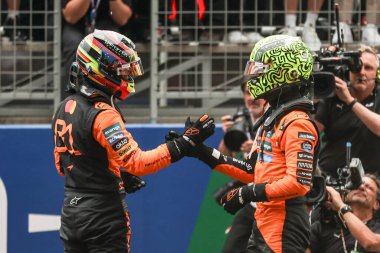 Şangay, Çin. 21-23 Mart 2025, Şangay Uluslararası Pist, F1 Dünya Şampiyonası 2025. Çin Grand Prix 'si. Oscar Piastri ve Lando Norris, Mclaren Formula 1 Takımı, Mclaren-Mercedes MCL39.