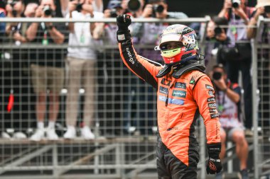Şangay, Çin. 21-23 Mart 2025, Şangay Uluslararası Pist, F1 Dünya Şampiyonası 2025. Çin Grand Prix. # 81, Oscar PIASTRI, AUS, Mclaren Formula 1 Team, Mclaren-Mercedes MCL39, yarış galibi.