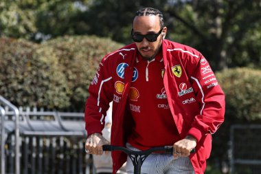 Şangay, Çin. 21-23 Mart 2025, Şangay Uluslararası Pist, F1 Dünya Şampiyonası 2025. Çin Grand Prix 'si. # 44 Lewis HAMILTON, GBR, Scuderia Ferrari HP, Ferrari SF-25, başlangıçta.