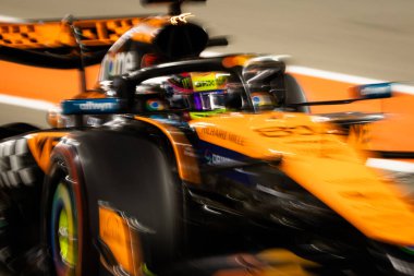 Sakhir, Bahreyn. 10-13 Nisan 2025. F1 Dünya Şampiyonası. Bahreyn Grand Prix. # 81, Oscar PIASTRI, AUS, Mclaren Formula 1 Takımı, kutup pozisyonuna geçin..