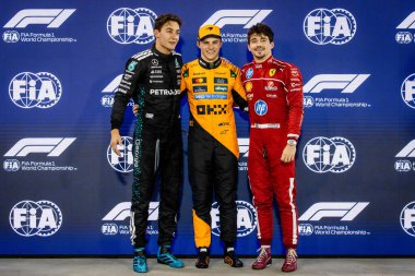 Sakhir, Bahreyn. 10-13 Nisan 2025. F1 Dünya Şampiyonası. Bahreyn Grand Prix. 81 numara, Oscar PIASTRI, AUS, Mclaren Formula 1 takımı, Russell ve Leclerc 'in liderliğini alın..
