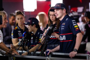 Sakhir, Bahreyn. 10-13 Nisan 2025. F1 Dünya Şampiyonası. Bahreyn Grand Prix. 1. Max Verstapp, NED, Kahin Kızıl Boğa Yarışı.