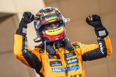 Sakhir, Bahreyn. 10-13 Nisan 2025. F1 Dünya Şampiyonası. Bahreyn Grand Prix. 81 numara, Oscar PIASTRI, AUS, Mclaren Formula 1 Takımı, yarışı kazandı..