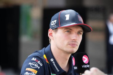 Sakhir, Bahreyn. 10-13 Nisan 2025. F1 Dünya Şampiyonası. Bahreyn Grand Prix. 1. Max Verstapp, NED, Kahin Kızıl Boğa Yarışı.