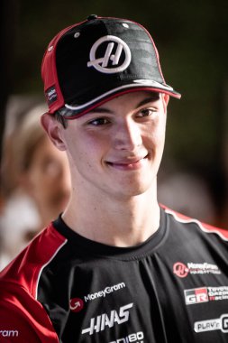 Sakhir, Bahreyn. 10-13 Nisan 2025. F1 Dünya Şampiyonası. Bahreyn Grand Prix. Oliver BEARMAN, Haas.