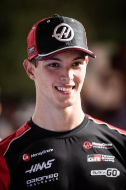 Sakhir, Bahreyn. 10-13 Nisan 2025. F1 Dünya Şampiyonası. Bahreyn Grand Prix. Oliver BEARMAN, Haas.