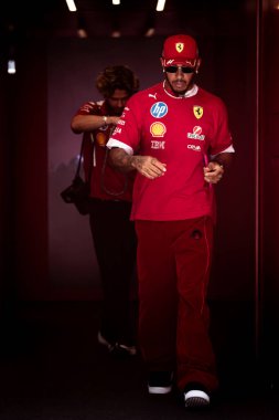 Jeddah, Suudi Arabistan. 17-20 Nisan 2025. Jeddah Corniche Pisti. Formula 1 STC Suudi Arabistan Grand Prix. Sürücüler geliyor. Lewis Hamilton, Ferrari.