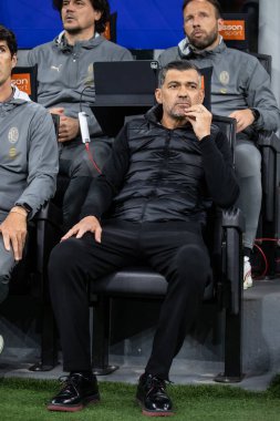 Milan, İtalya, 23 Nisan 2025. Meazza Stadyumu. İtalya Futbol Kupası 2024-25, yarı final. Inter v AC Milan 0-3. Sergio Conceicao, Koç Milan..