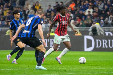 Milan, İtalya, 23 Nisan 2025. Meazza Stadyumu. İtalya Futbol Kupası 2024-25, yarı final. Inter v AC Milan 0-3. Rafael Leao, Milan.