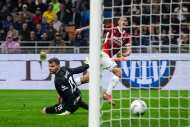 Milan, İtalya, 23 Nisan 2025. Meazza Stadyumu. İtalya Futbol Kupası 2024-25, yarı final. Inter v AC Milan 0-3. Tijjani Reijnders, Milan, gol 3-0..