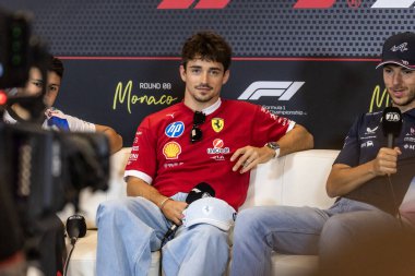 Monte Carlo, Monako Prensliği. 22-25 Mayıs 2025. Monako Grand Prix, F1 Dünya Şampiyonası. Charles Leclerc, Ferrari, basın toplantısında..