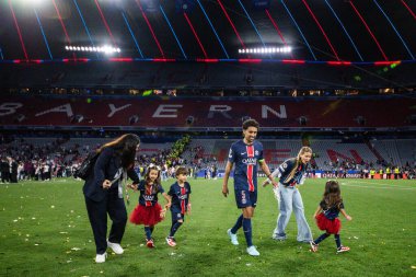 Münih, Almanya. 31 Mayıs 2025. UEFA Şampiyonlar Ligi. Son sözüm Paris Saint-Germain V. Inter Milan 5-0. Marquinos, PSG, ailemle kutlama yapıyorum..