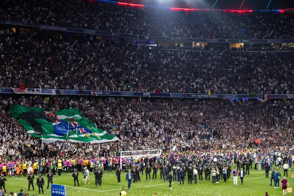 Münih, Almanya. 31 Mayıs 2025. UEFA Şampiyonlar Ligi. Son sözüm Paris Saint-Germain V. Inter Milan 5-0. Maçtan sonra PSG destekleyicileri.