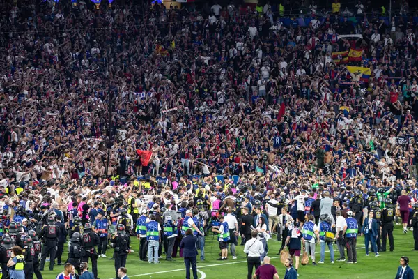 Münih, Almanya. 31 Mayıs 2025. UEFA Şampiyonlar Ligi. Son sözüm Paris Saint-Germain V. Inter Milan 5-0. Maçtan sonra PSG destekleyicileri.