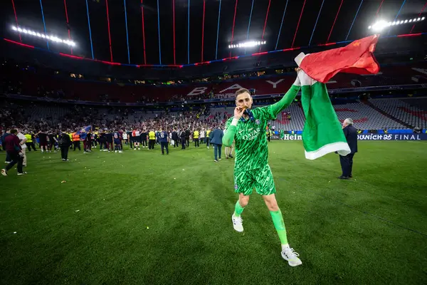 Münih, Almanya. 31 Mayıs 2025. UEFA Şampiyonlar Ligi. Son sözüm Paris Saint-Germain V. Inter Milan 5-0. Luigi Donnarumma, kaleci PSG, kutluyor..