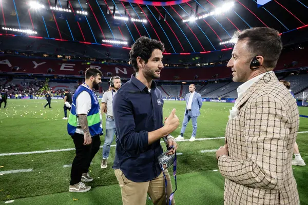 Münih, Almanya. 31 Mayıs 2025. UEFA Şampiyonlar Ligi. Son sözüm Paris Saint-Germain V. Inter Milan 5-0. Alexandre Pato ve Alessandro Del Piero, eski futbolcular..