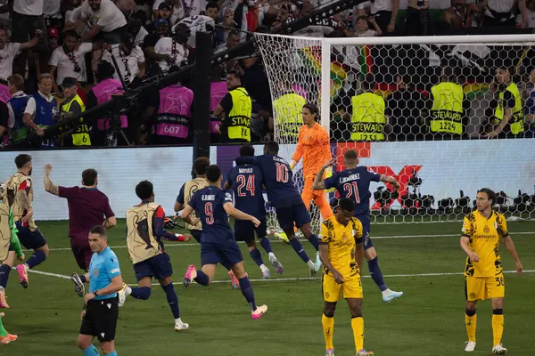 Münih, Almanya. 31 Mayıs 2025. UEFA Şampiyonlar Ligi. Son sözüm Paris Saint-Germain V. Inter Milan 5-0. Senny Mayulu, PSG, golü kutluyor.