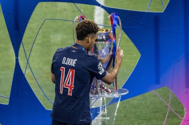 Münih, Almanya. 31 Mayıs 2025. UEFA Şampiyonlar Ligi. Son sözüm Paris Saint-Germain V. Inter Milan 5-0. Desire Doue, PSG, Kupa ile.