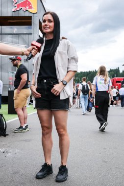 Spielberg, Avusturya. 27 Haziran 2025. FIA F1 Dünya Şampiyonası Avusturya GP 'si. Kalifiye et. Anna Veith, eski kayakçı..