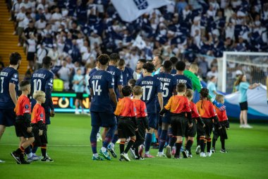 Udine, İtalya. 13 Ağustos 2025. UEFA Süper Kupası 2025. Paris Saint-Germain Tottenham Hotspur 'a karşı 4-3. Maçın başında takım.