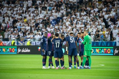 Udine, İtalya. 13 Ağustos 2025. UEFA Süper Kupası 2025. Paris Saint-Germain Tottenham Hotspur 'a karşı 4-3. Maçın başında PSG oynatıcıları.