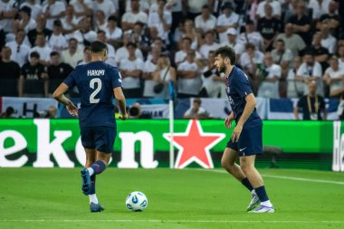 Udine, İtalya. 13 Ağustos 2025. UEFA Süper Kupası 2025. Paris Saint-Germain Tottenham Hotspur 'a karşı 4-3. Achraf Hakimi ve Khvicha Kvaratskhelia, PSG.