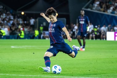 Udine, İtalya. 13 Ağustos 2025. UEFA Süper Kupası 2025. Paris Saint-Germain Tottenham Hotspur 'a karşı 4-3. Guglielmo Vicario, Kang-in Lee, Tottenham.