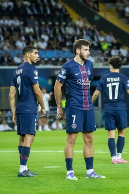 Udine, İtalya. 13 Ağustos 2025. UEFA Süper Kupası 2025. Paris Saint-Germain Tottenham Hotspur 'a karşı 4-3. Achraf Hakimi ve Khvicha Kvaratskhelia, PSG.