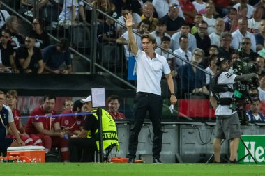 Udine, İtalya. 13 Ağustos 2025. UEFA Süper Kupası 2025. Paris Saint-Germain Tottenham Hotspur 'a karşı 4-3. Thomas Frank, koç Tottenham..