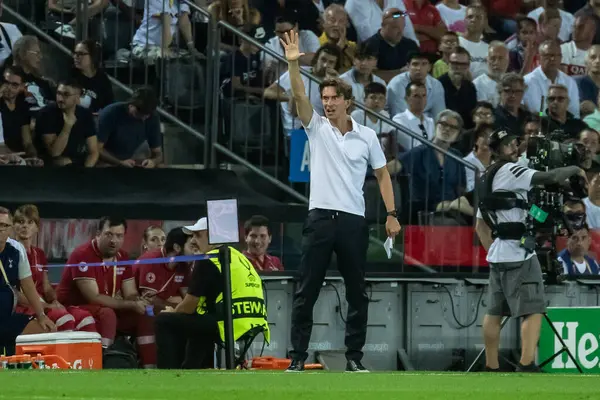 Udine, İtalya. 13 Ağustos 2025. UEFA Süper Kupası 2025. Paris Saint-Germain Tottenham Hotspur 'a karşı 4-3. Thomas Frank, koç Tottenham..