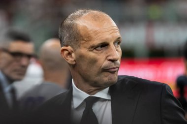 Milan, İtalya. 23 Ağustos 2025. Meazza Stadyumu. İtalyan Serisi A Futbol Şampiyonası. AC Milan, Cremonese 'e karşı. Massimiliano Allegri, Koç Milan.