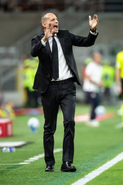 Milan, İtalya. 23 Ağustos 2025. Meazza Stadyumu. İtalyan Serisi A Futbol Şampiyonası. AC Milan, Cremonese 'e karşı. Massimiliano Allegri, Koç Milan.