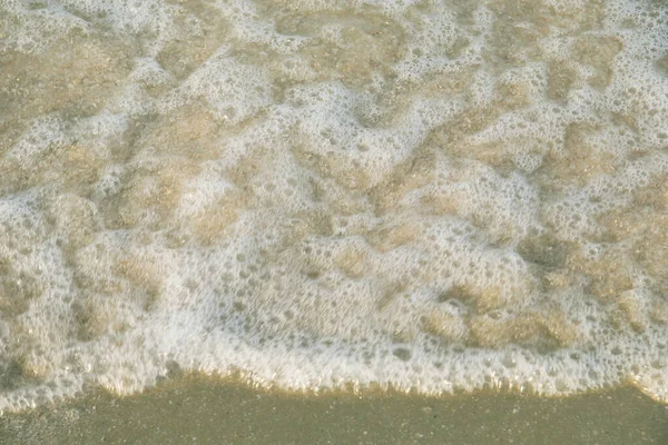 Água Onda Macia Com Espuma Praia Mar Espaço Cópia Fundo — Fotografia de Stock
