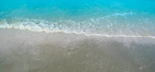 Wide Screeen Soft Wave Ocean Sea Shore Sandy Beach Foam — Stock Photo, Image