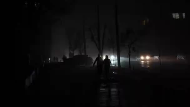 キエフ ウクライナ11 2022 ロシアのミサイル攻撃後の停電でキエフ市 — ストック動画