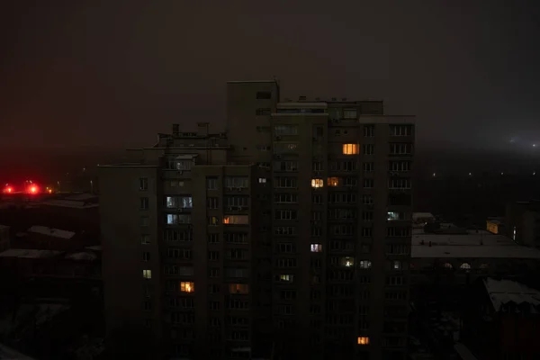 ウクライナのキエフ2022 ロシアのミサイル攻撃の後 停電中のキエフ市 電力のない町 — ストック写真