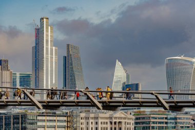 Londra Millennium Footbridge Yazan Foster + Partners, Bankside, Londra SE9TG, Kasım 2019