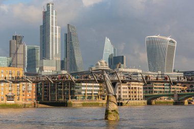 Londra Millennium Footbridge Yazan Foster + Partners, Bankside, Londra SE9TG, Kasım 2019