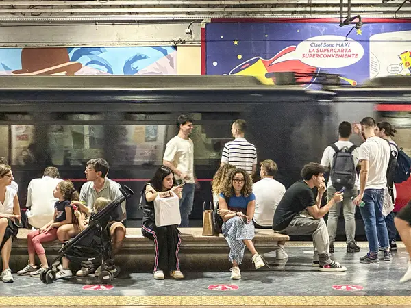 Napoli Garibaldi Tren İstasyonu (Circumvesuviana)