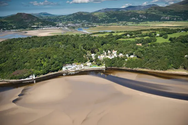 Gwynedd, Kuzey Galler 'deki ünlü Portmeirion turist köyü.