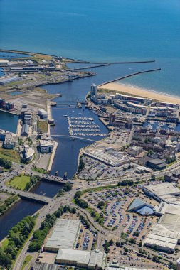 Helikopter Swansea, Mırmır ve Gower Yarımadası üzerinde, Galler, İngiltere