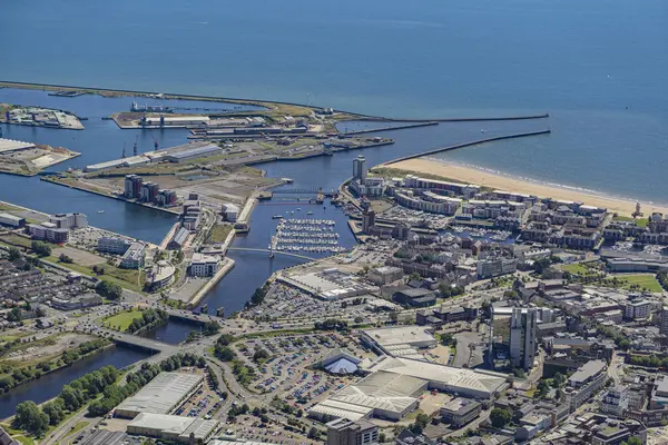 Helikopter Swansea, Mırmır ve Gower Yarımadası üzerinde, Galler, İngiltere