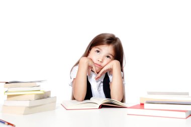 Okula dönün! Eğitim, okuma ve öğrenme kavramı.