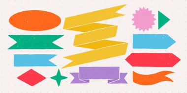 Retro kurdele bayrakları ve kaba kırsal tarzda şekiller. El yapımı klasik rozetler, afişler, kurdeleler, bayraklar ve diğer tasarım unsurları. Elle çizilmiş bilgi vektörü koleksiyonu.