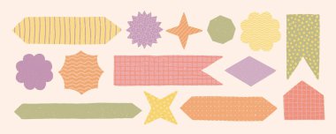 Kağıt çıkartmalar ve pastel renkli notlar. Çocuksu şablonları olan defter ya da günlük için vektör yer imleri. Albüm ve tasarım için etiket paketi