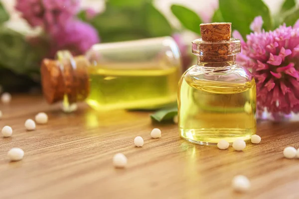 Geneeskrachtige Kruiden Oliën Kleine Flessen Homeopathie Selectieve Focus — Stockfoto