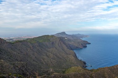 Dağdan denize ve dağlara bak. Portman, Murcia, İspanya