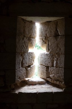 Kaledeki pencere. Fransa