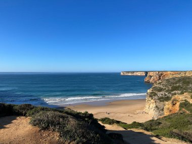 Sagres Portekiz 'deki Cape St. Vincent civarındaki Beliche plajı